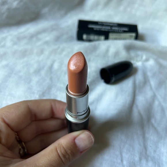 MAC Shy Girl Cremesheen Lipstick - Picture 4 of 10